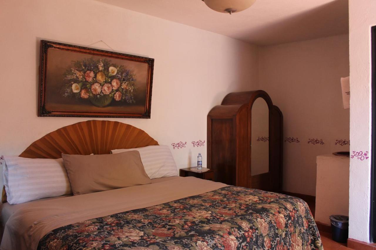 Hotel Posada Chamacuero Comonfort Εξωτερικό φωτογραφία